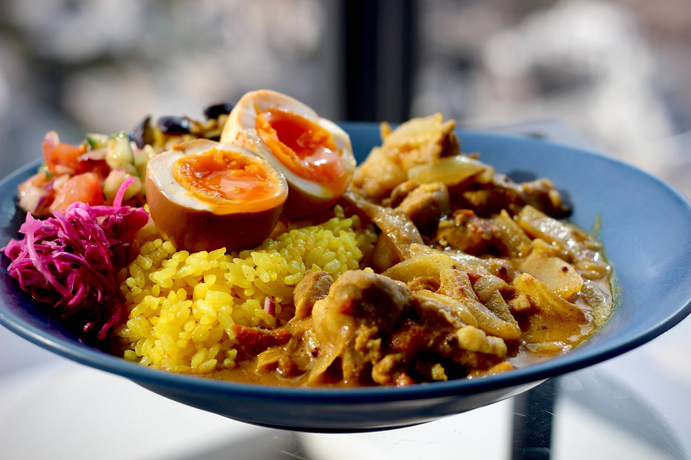 スパイスカレーのプレート